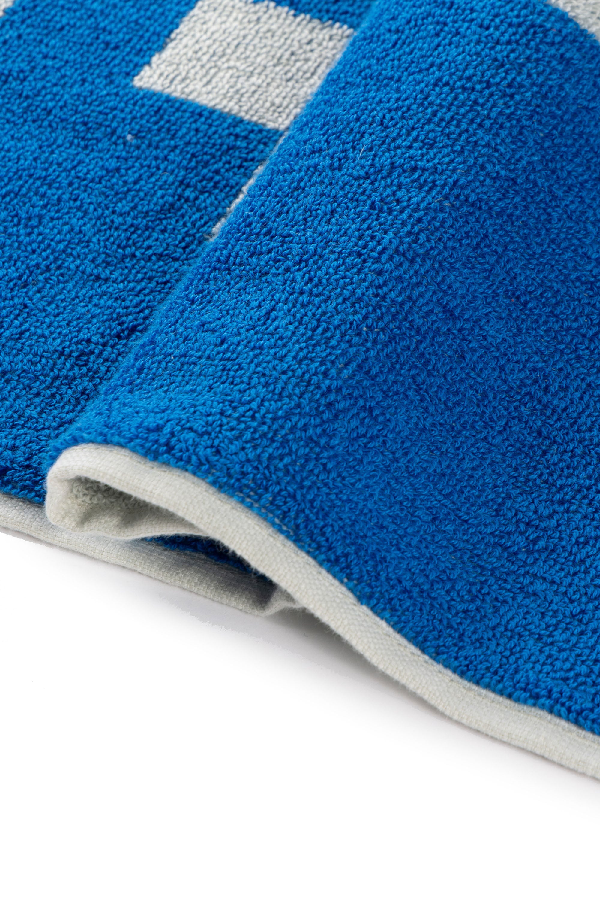 Diesel - 1018134  PIXEL TOYS 1 GREY/BLUE TOWEL, Unisex's Terry towel 100x180 cm in Blue - 5
