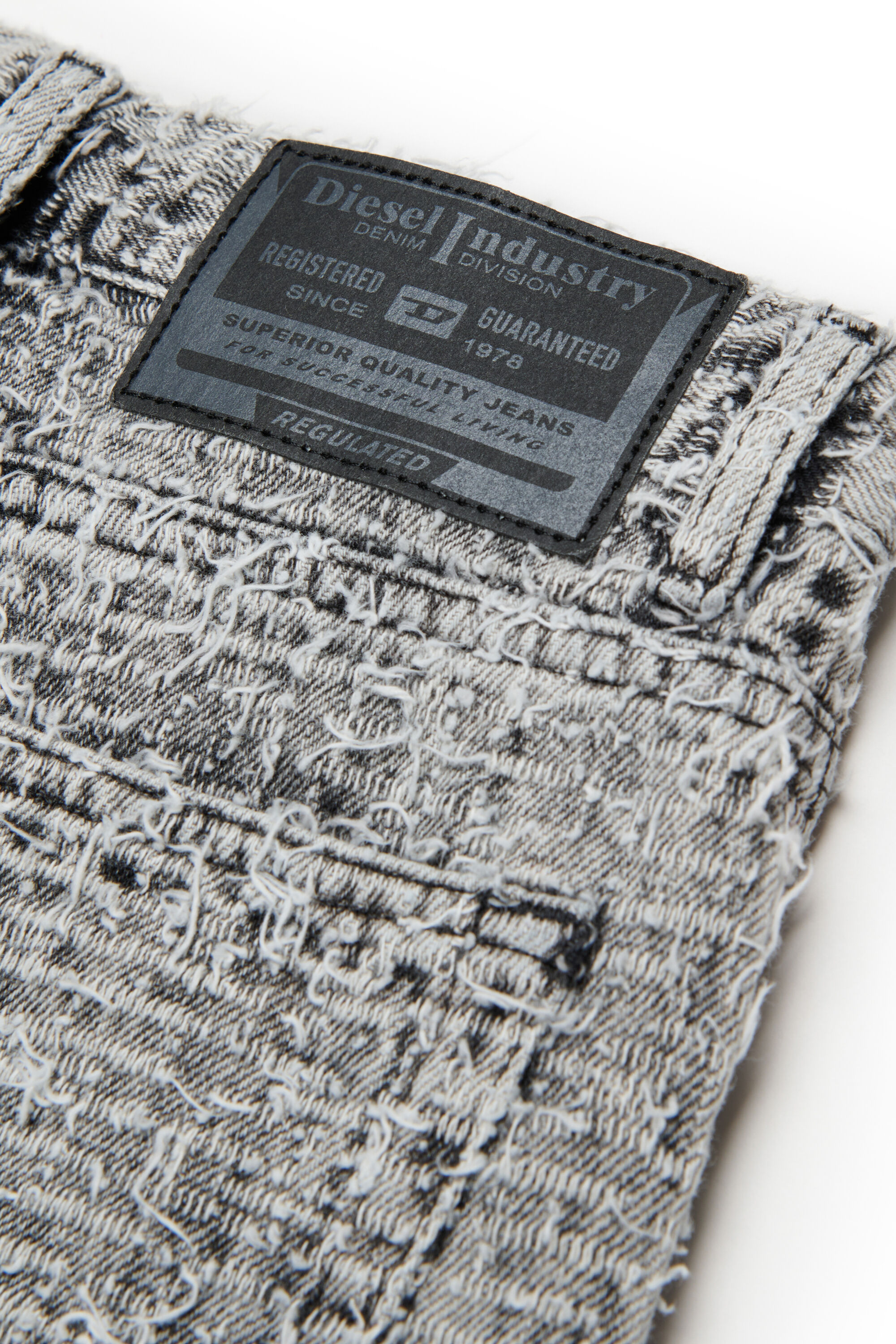 Diesel - D-ARGJX-SHORT-J, Woman's Denim shorts with textured finish in Grey - 4