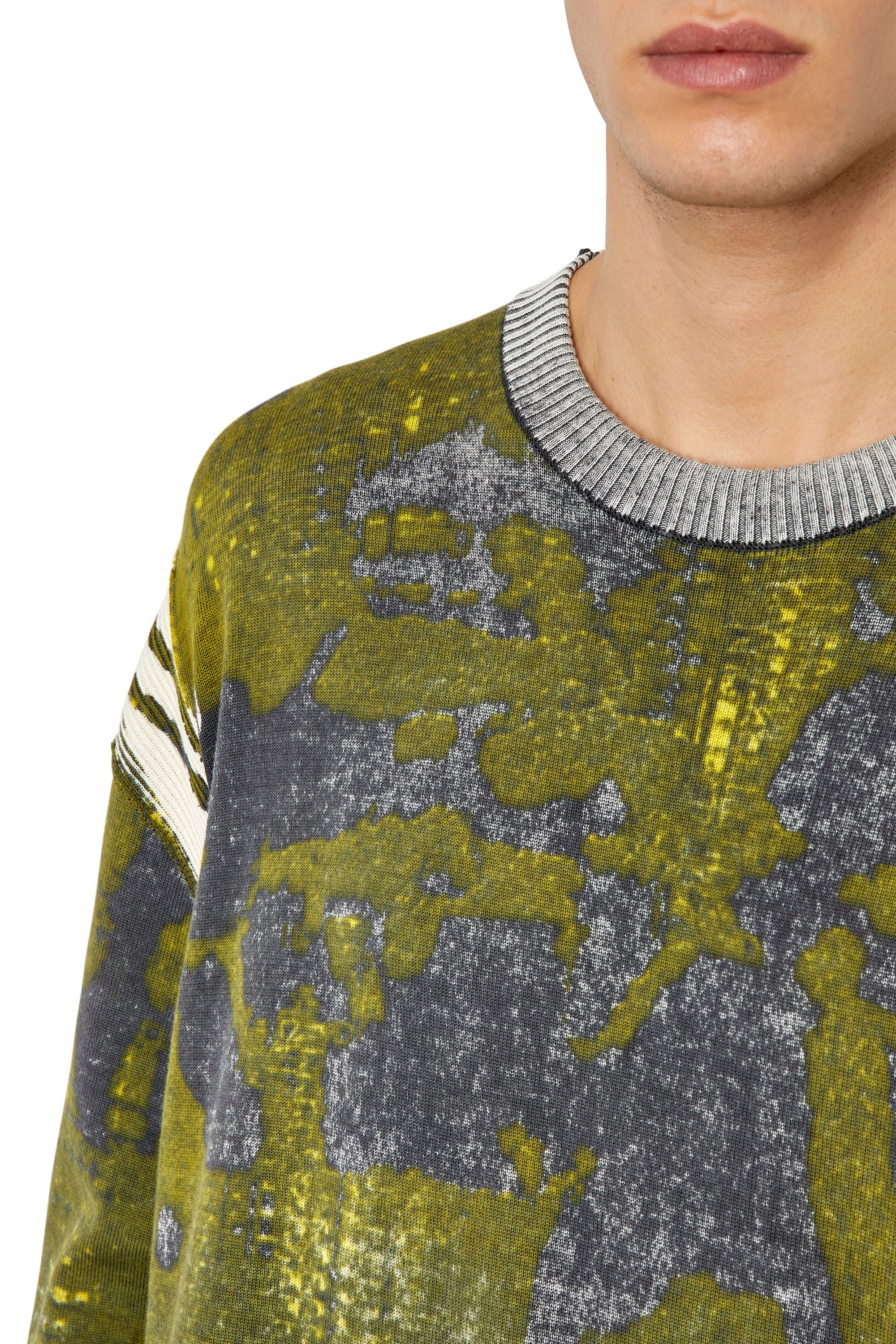 Diesel - K-LARAN, Man's Camo-print jumper in Black/Green - 6
