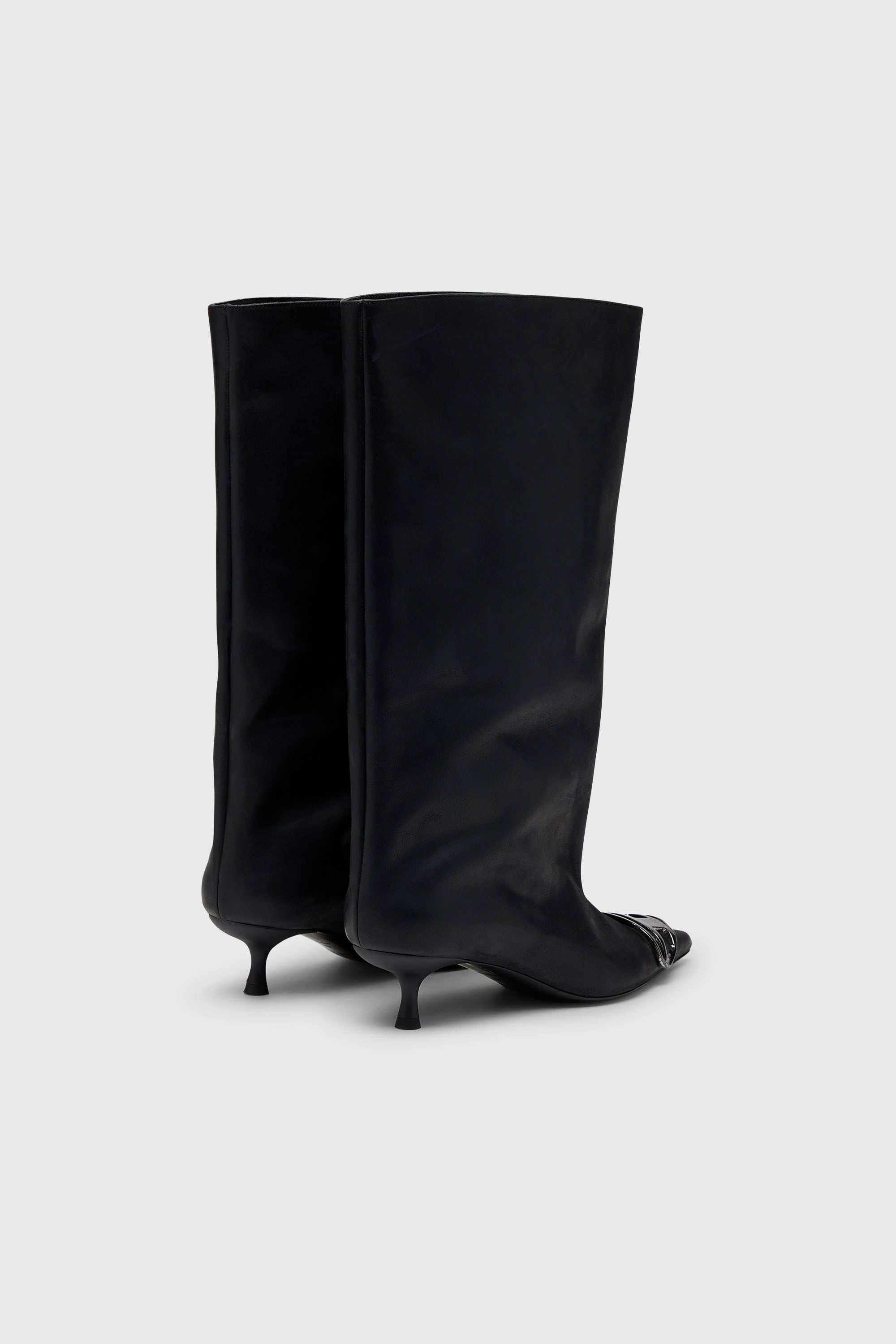 Diesel - D-VENUS 40 KB TUBE, Woman's D-Venus-Knee-high boots in oiled leather in Black - 3