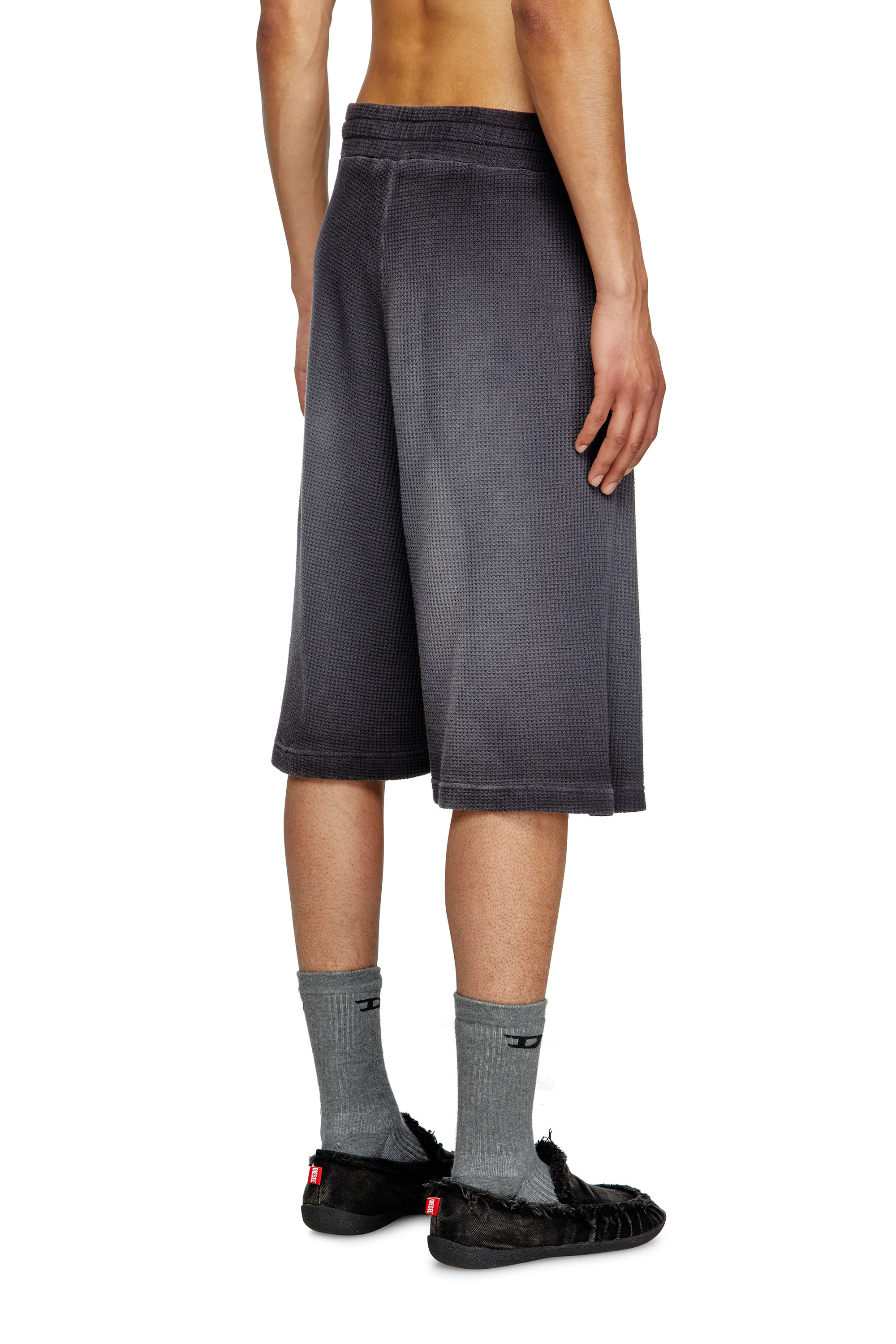 Diesel - P-WARKY-SHORT, Man's Waffle shorts with medieval print in Black - 3