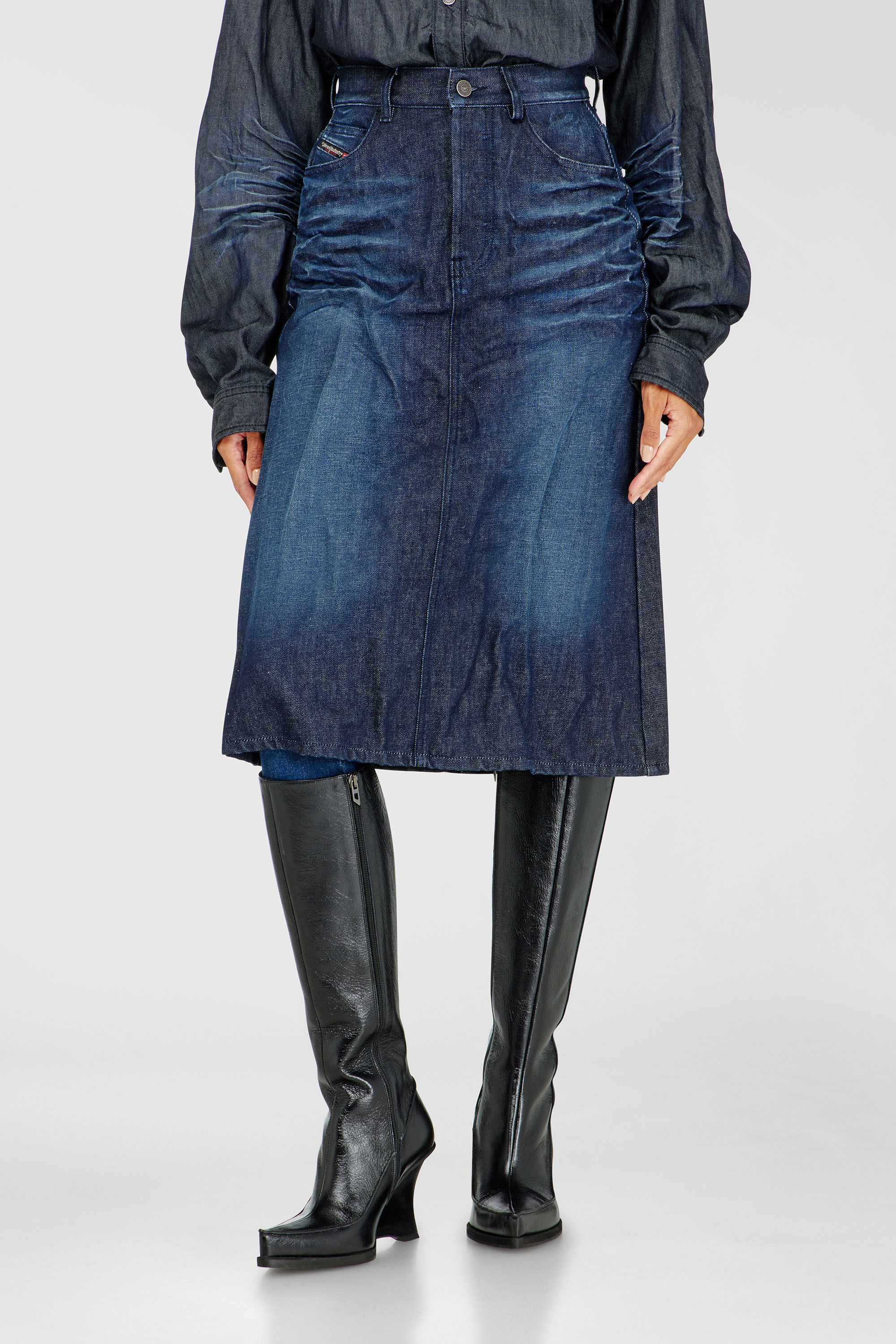 Diesel - DE-IRTI-FSJ, Woman's Midi skirt in creased denim in Dark Blue - 3