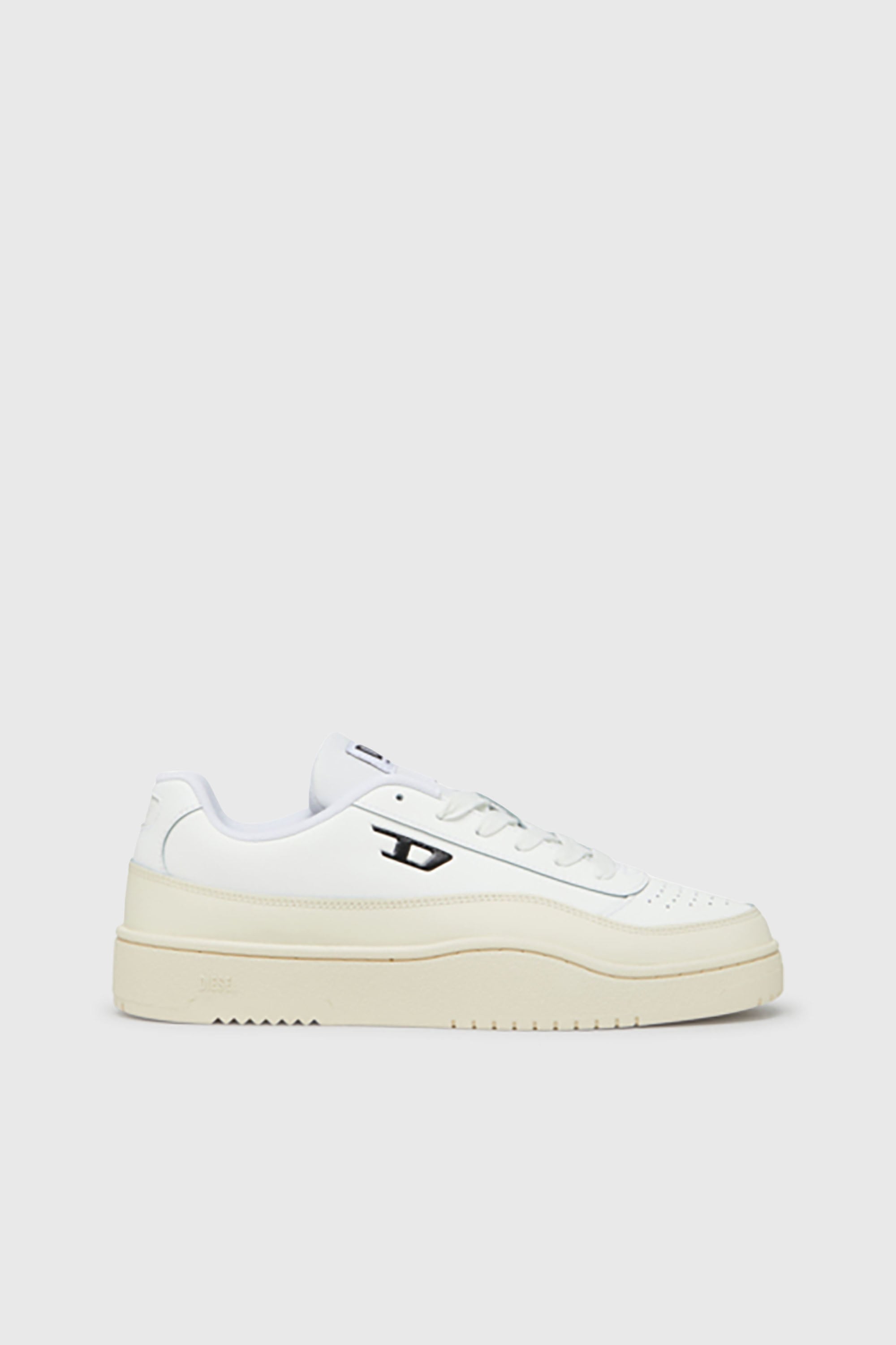 Diesel - S-TRACKER-D LOW, Man's S-Tracker-D-Low top sneaker in White/Beige - 1