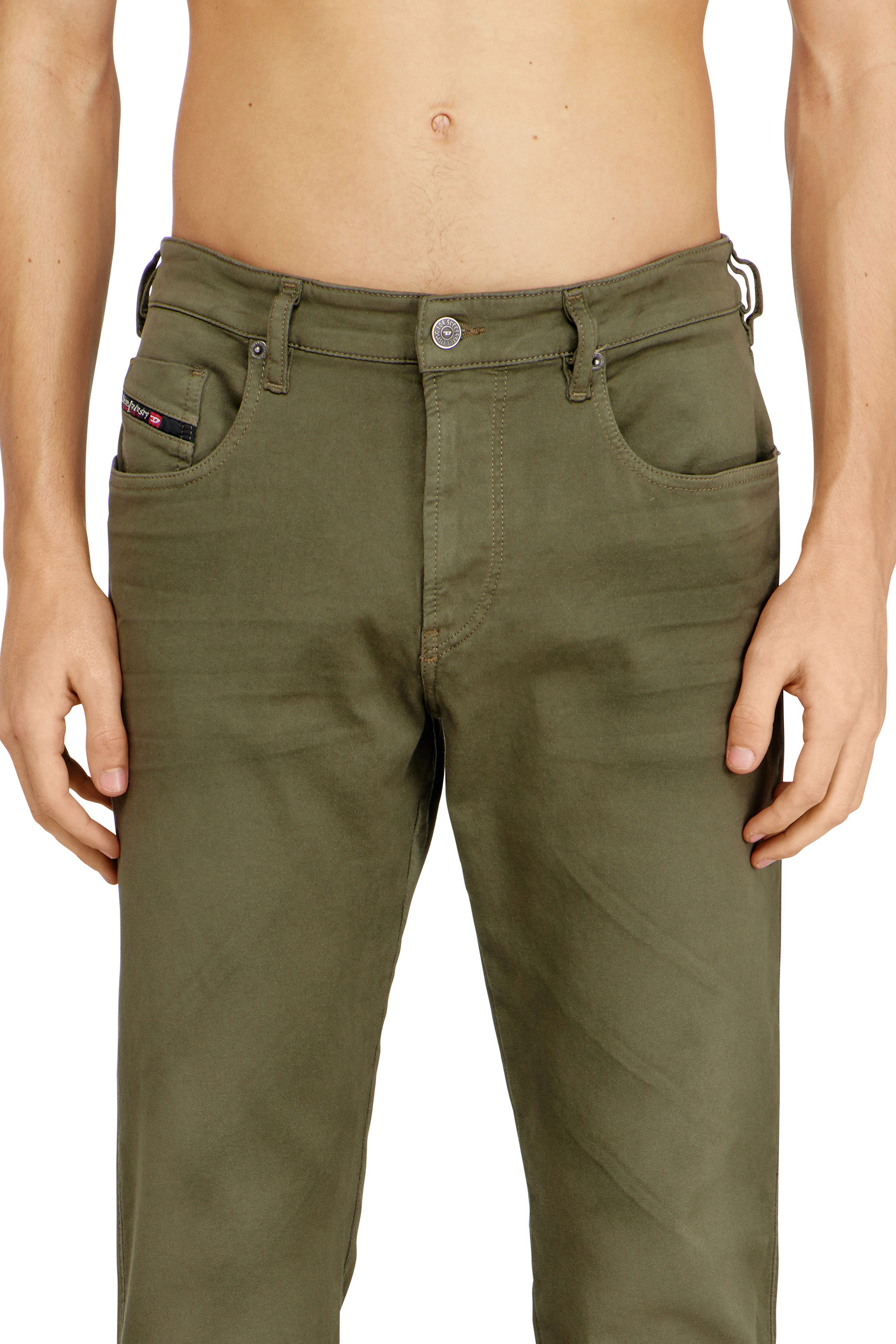 Diesel - Man's Slim 2062 D-Strukt Joggjeans&reg; 0670M, Military Green - 4